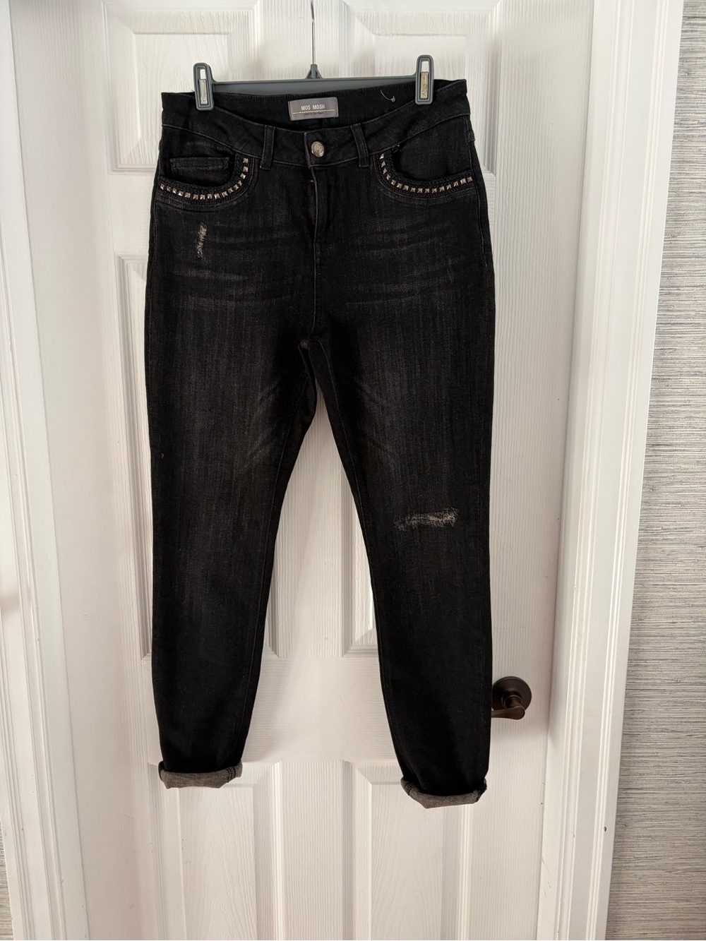 Black Skinny Jeans with Stud-Trim Pockets 28